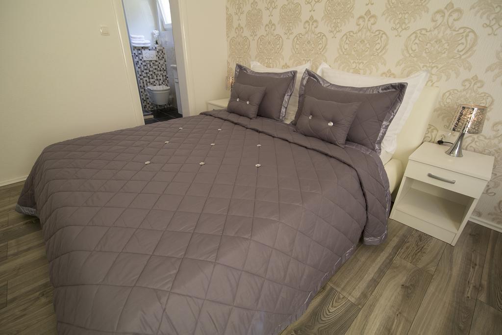 Villa Petra Apartment With Private Pool Makarska Dış mekan fotoğraf