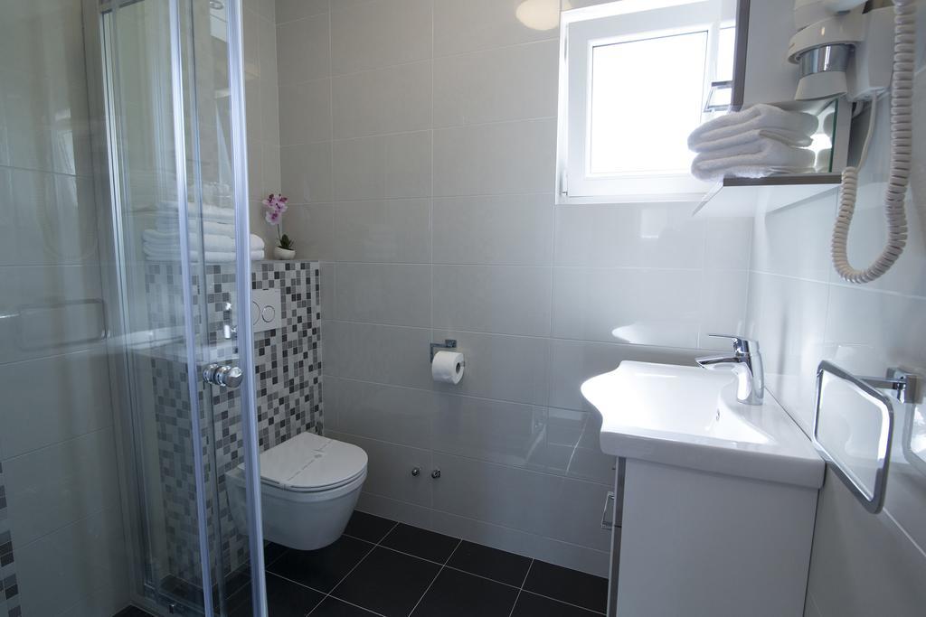 Villa Petra Apartment With Private Pool Makarska Dış mekan fotoğraf