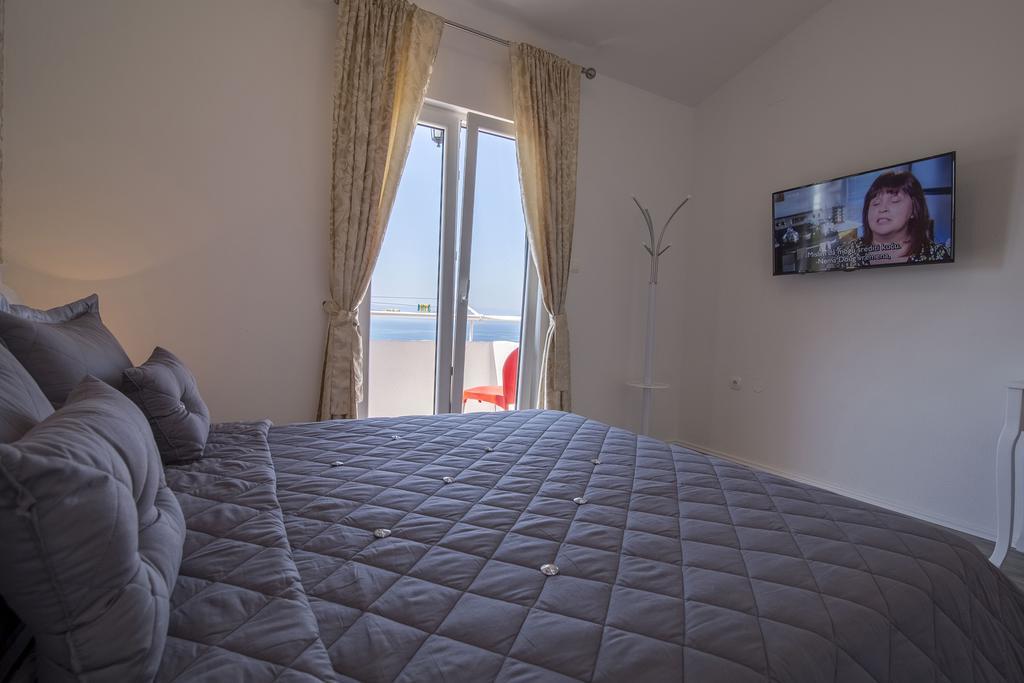 Villa Petra Apartment With Private Pool Makarska Dış mekan fotoğraf