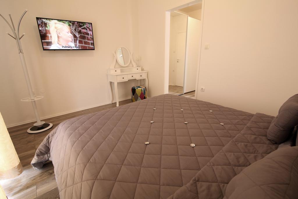 Villa Petra Apartment With Private Pool Makarska Dış mekan fotoğraf